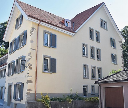 Das Gästehaus am Schlossberg bietet übernachtungsmöglichkeiten in sieben Doppelzimmer und einem Einzelzimmer. 